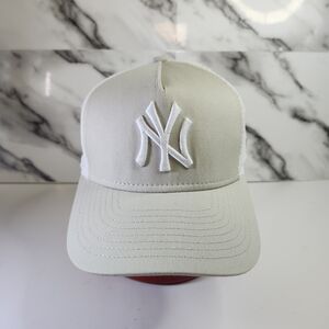 NY NEW YORK White Logo Baseball Cap YOUTH